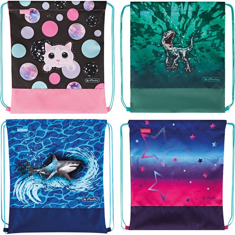 Vier Sportbeutel mit Designs: eine Katze mit Seifenblasen, ein Dinosaurier mit grünem Spritzer, ein Hai im Wasser und rote-blaue Sterne.
