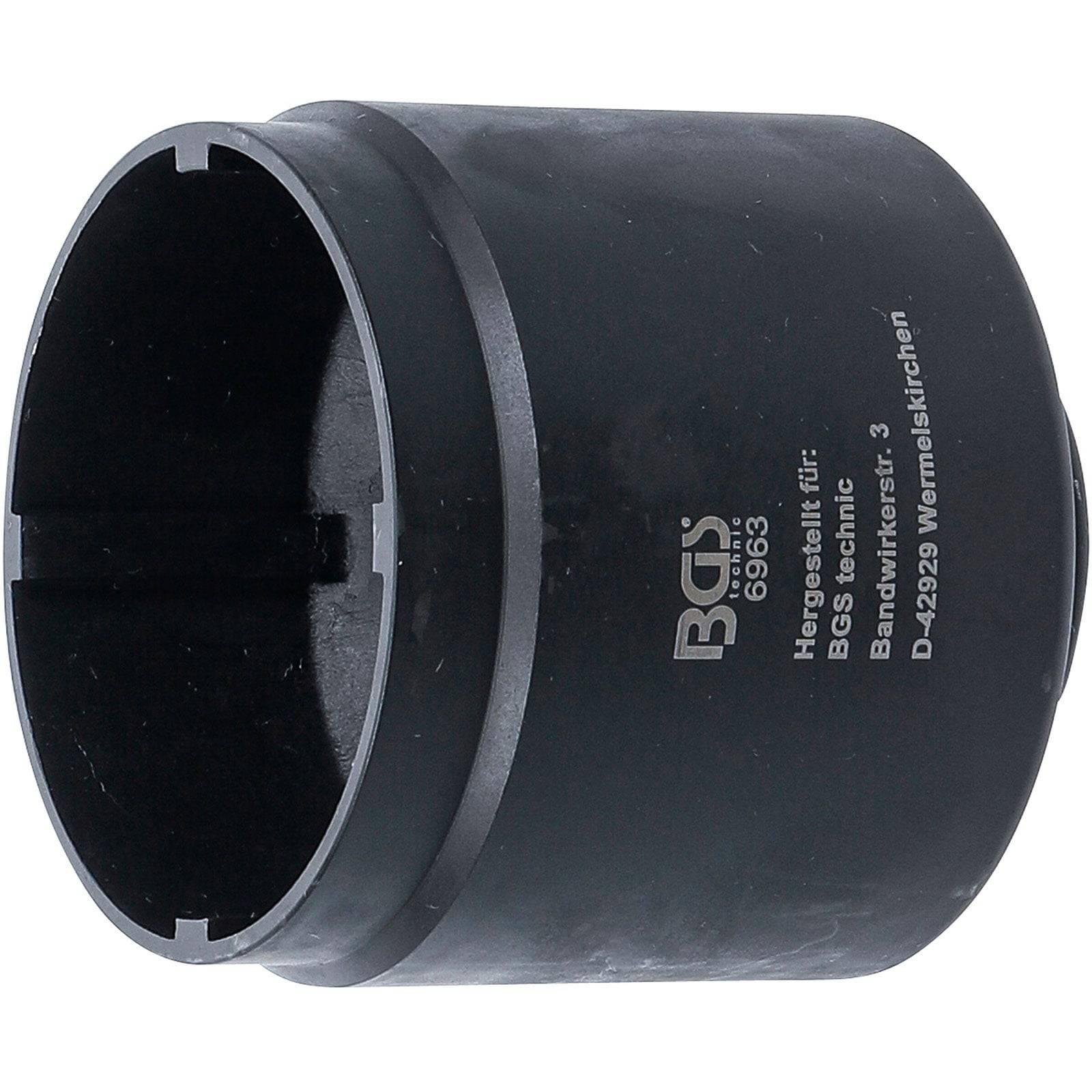 Ein schwarzes Metallautomotive-Werkzeug mit Gravuren einschließlich 'BGS' und einer Teilenummer, das zum Entfernen von Fahrzeugteilen verwendet wird.