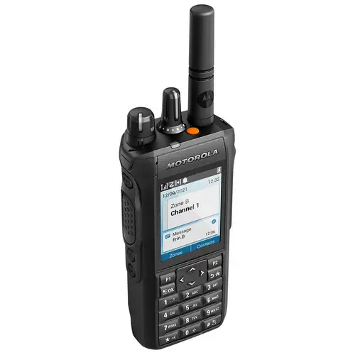 SET Motorola R7 Standard Handfunkgerät UHF mit Display und Tastatur 2850mAh Batterie Antenne MDH06RDN9WA2AN SET Motorola R7 Standard Handfunkgerät UHF mit Display und Tastatur 2850mAh Batterie Antenne MDH06RDN9WA2AN