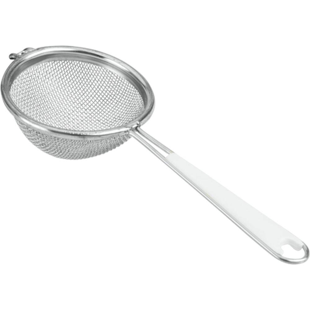 Ein Metallsieb mit einem Drahtgeflecht-Einsatz und einem langen Griff, das zum Sieben oder Abtropfen von Lebensmitteln verwendet wird.