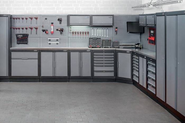 Hängeschrank V6000-046, 676 mm x 300 mm x 684 mm, RAL 9005 / RAL 7004, VIGOR