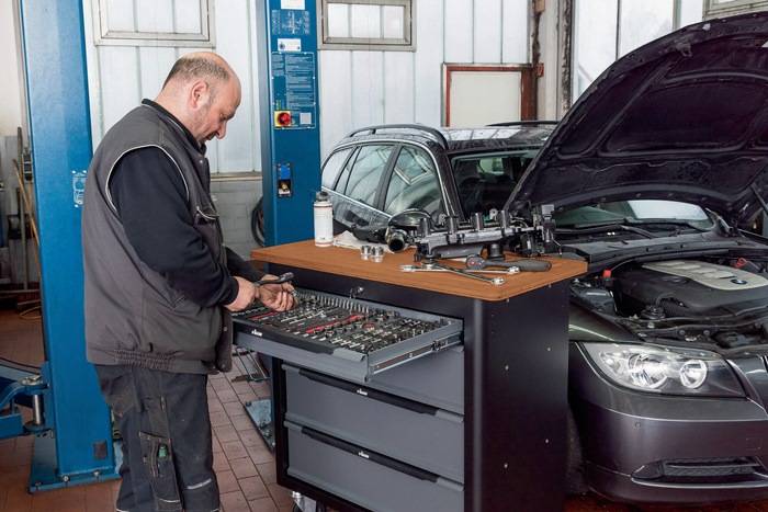 Rollwerkbank V7030-2 B907xT481xH990mm 4 Schubl.Spezialwerkzeug VIGOR