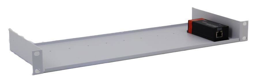 Ein rechteckiges weißes Regal mit glatter Oberfläche und klaren Kanten, geeignet für Aufbewahrung oder Präsentationszwecke.