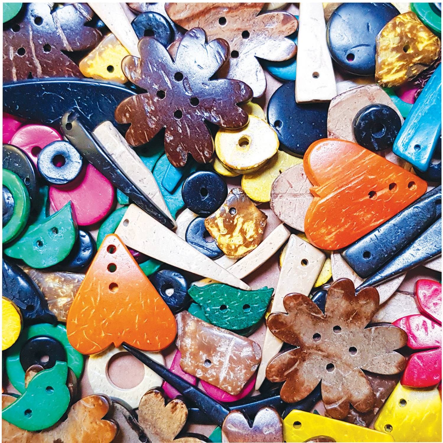 EDUPLAY 370154 Formen aus Kokosnussschalen bunt (250 g)