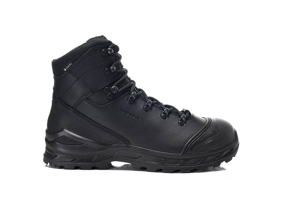 Ein robuster schwarzer Wanderschuh mit griffiger Sohle und Knöchelschutz, geeignet für Outdoor-Aktivitäten.