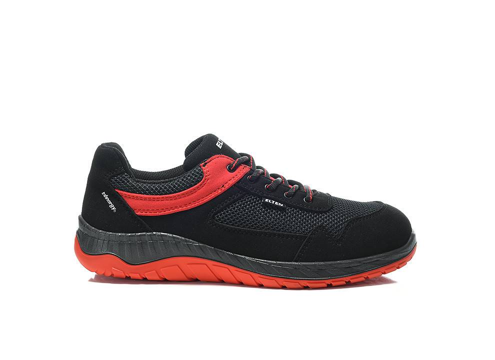 Schwarzer und roter athletischer Schuh aus Meshmaterial, mit robuster Sohle und Schnürsenkeln. Geeignet für Sport oder lässige Gelegenheiten.