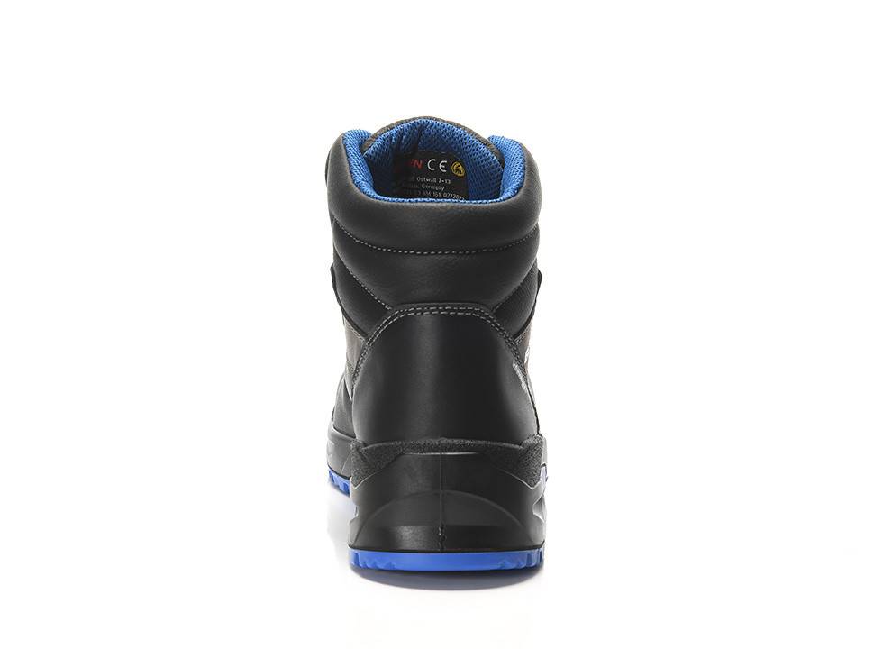 Schwarzer High-Top-Arbeitsschuh mit blauer Sohle und blauem Innenfutter, von hinten gesehen.