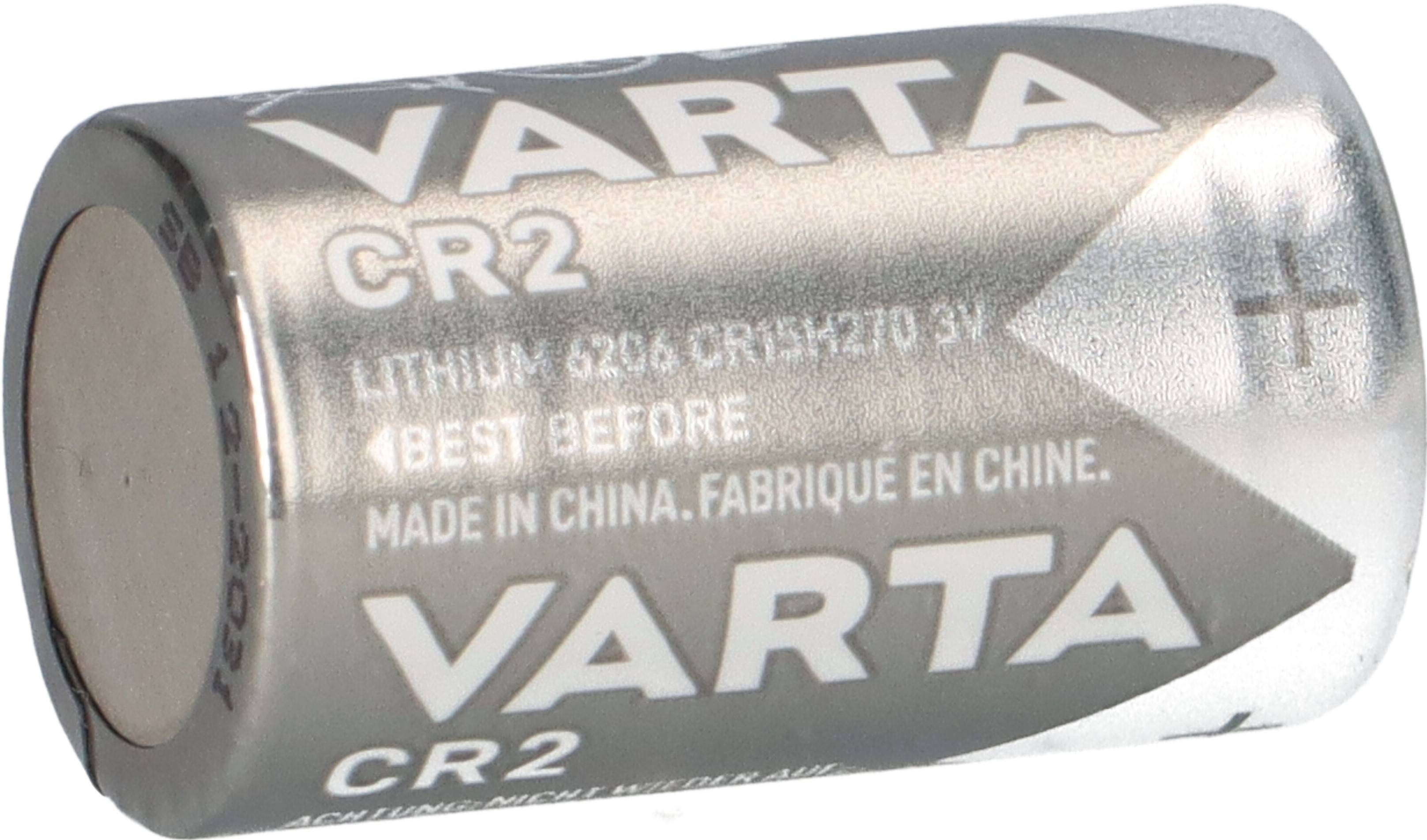 Eine Varta CR2 3V Lithium-Kamerabatterie auf weißem Hintergrund.