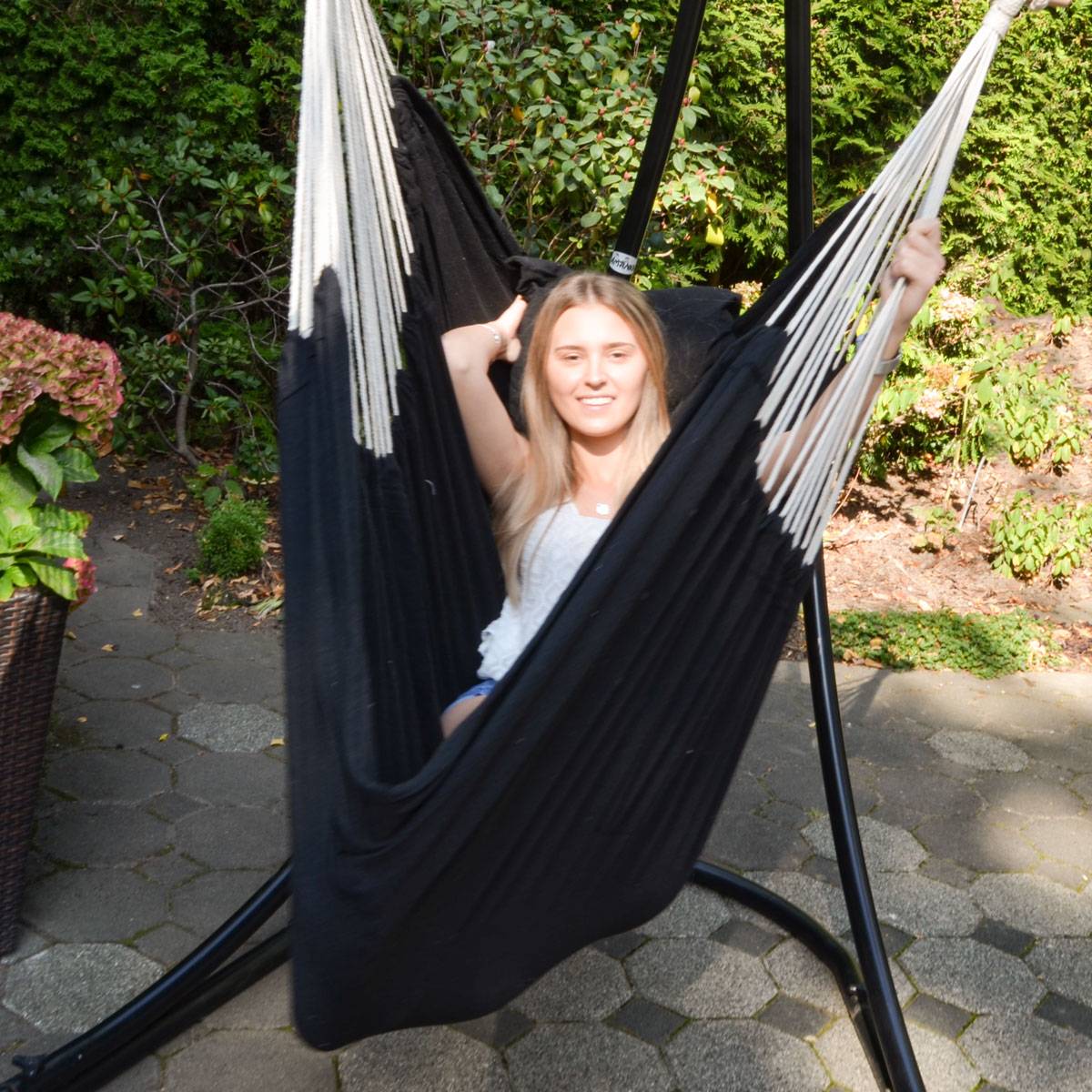 XXL Liege Hängesessel mit Seitenfach und Kissen - 220x120 cm Outdoor Hängematte