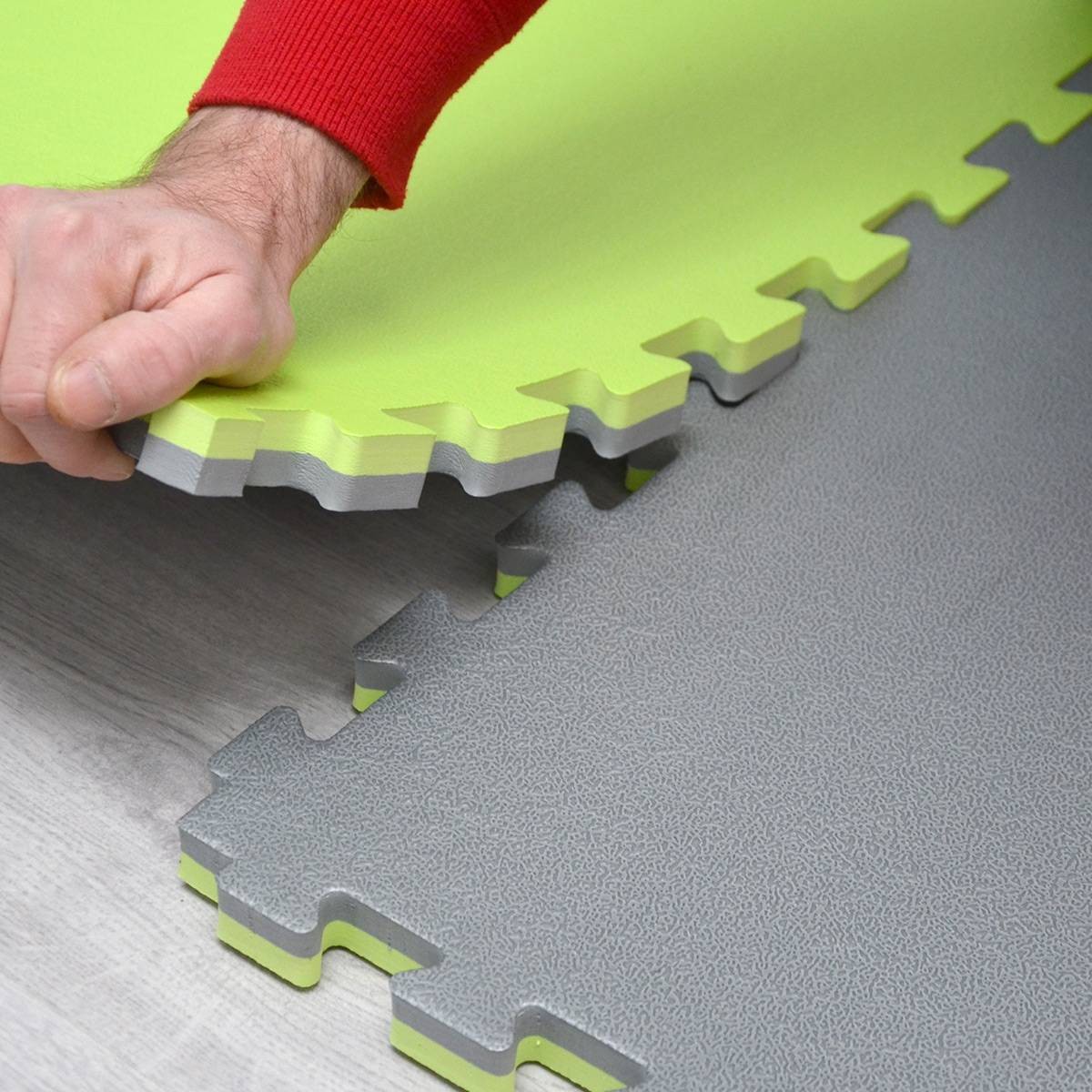 3.2qm Profi Fitnessmatte 2cm - 4er Set 90x90 Bodenschutzmatte für Fitnessgeräte