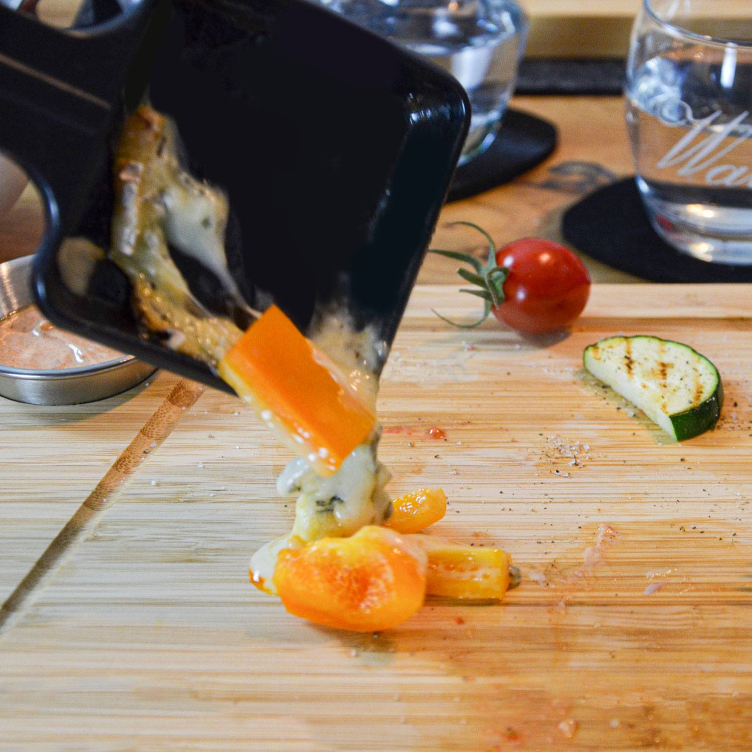 2 Personen Raclette Teller Set - 30x25 Raclette Brettchen Pfännchen Untersetzer