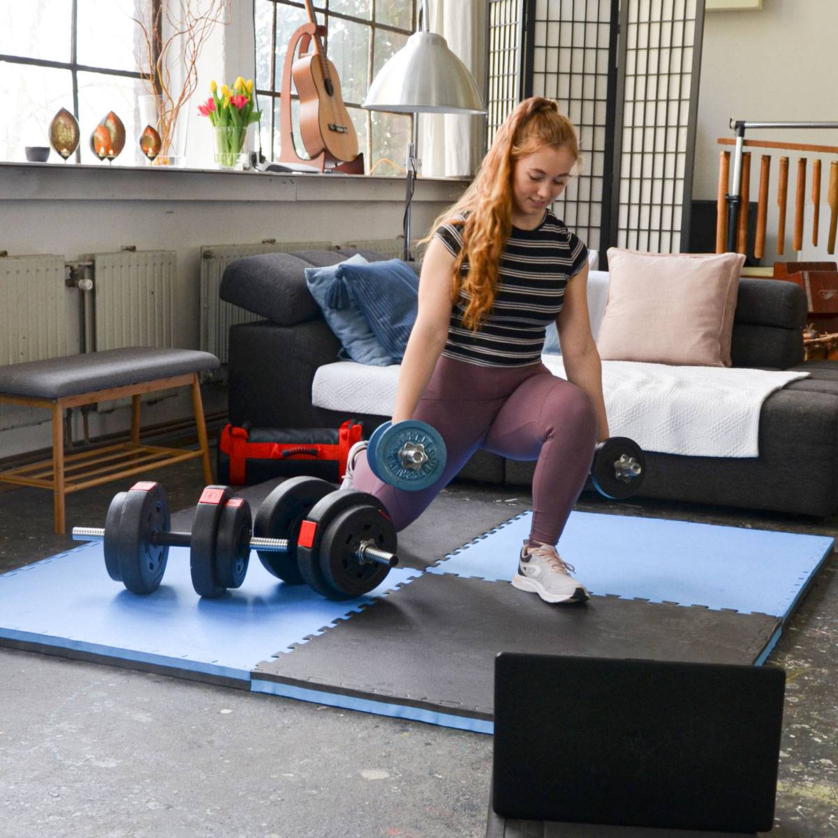 4cm dick: 1.6qm Fitnessmatte zum Wenden - 2 Trainingsmatten 90x90 Matte mit Rand