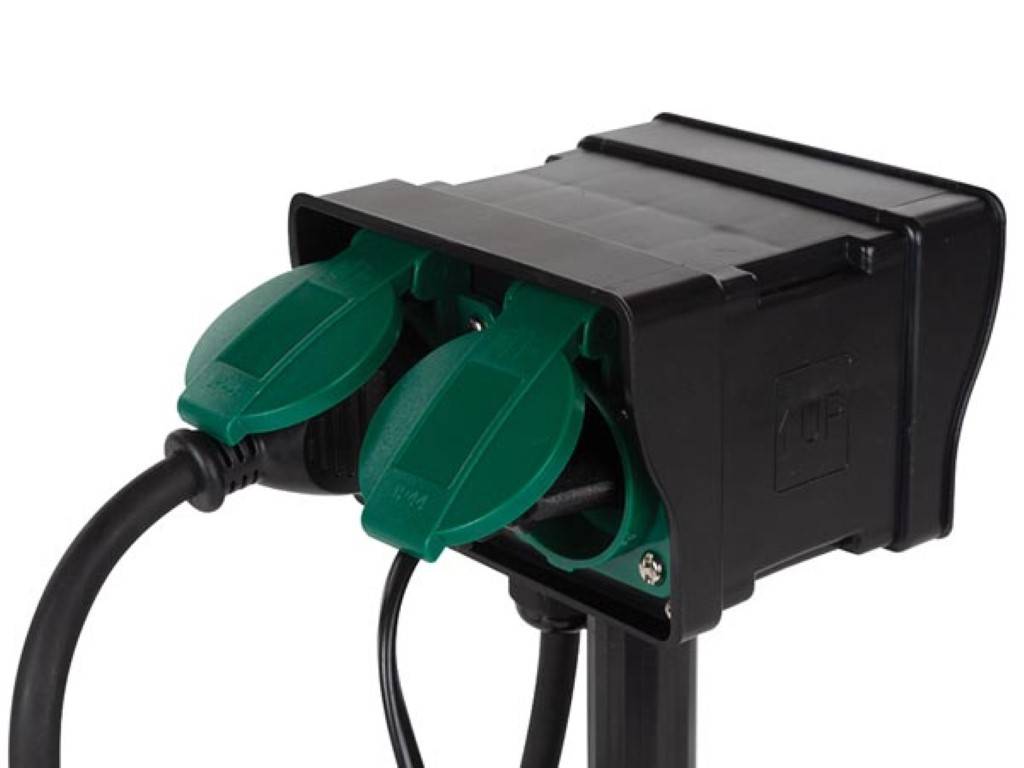 Perel Gartensteckdose, Erdspieß, Timer, 2 Steckdosen Typ E, 2 Klappdeckel, Kabel 1.5m, Schwarz/Grün