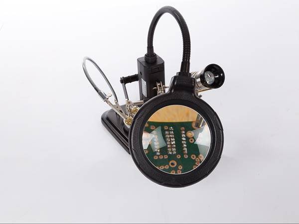 Multifunktionale Dritte Hand mit Vergrößerungsglas und Lötzubehör