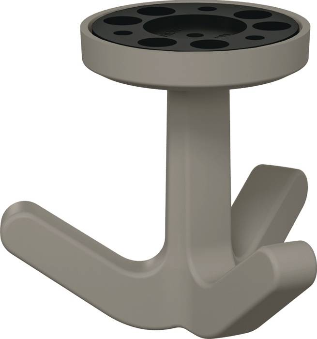 Ein brauner, dreibeiniger Ständer mit einer kreisförmigen Oberseite, die mehrere Löcher aufweist, die wahrscheinlich zum Halten von Gegenständen dienen. Ideal zur Organisation oder zum Ausstellen von Objekten.