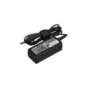Toshiba P000568500 Innenraum 45W Netzteil & Spannungsumwandler (P000568500)