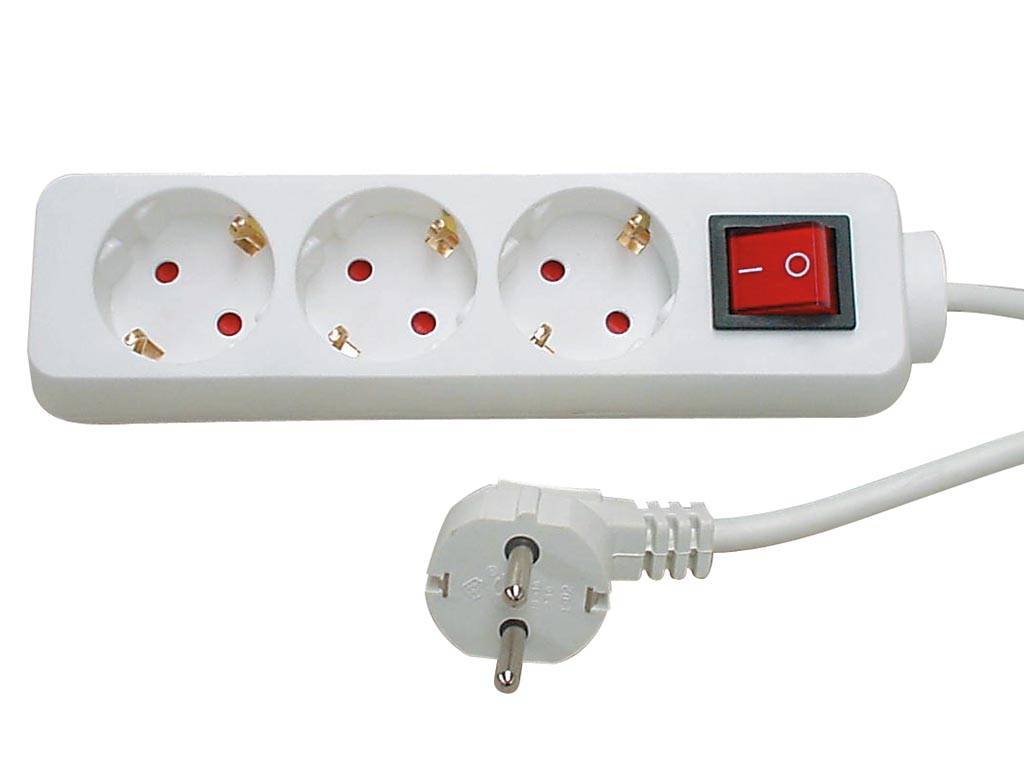 Perel Steckdosenleiste mit Schalter, 3 Schutzkontakt-Steckdosen, Kabel 1.5 m, 3G1.5, Innenbereich, Weiß