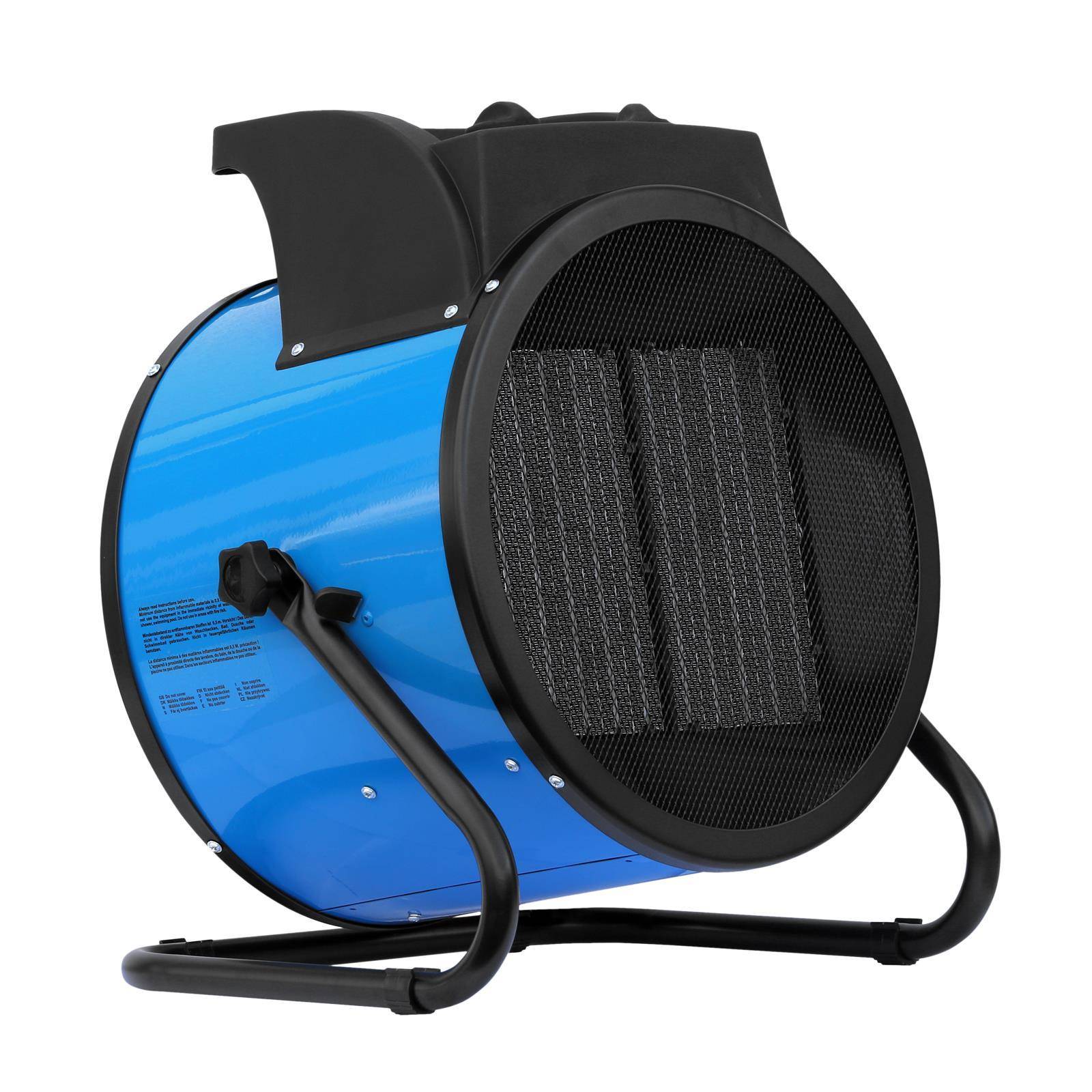 Ein blauer tragbarer elektrischer Heizlüfter mit schwarzem Gitter und Ständer, für eine optimale Luftverteilung schräg gestellt. Ideal zum effizienten Heizen kleiner Räume.