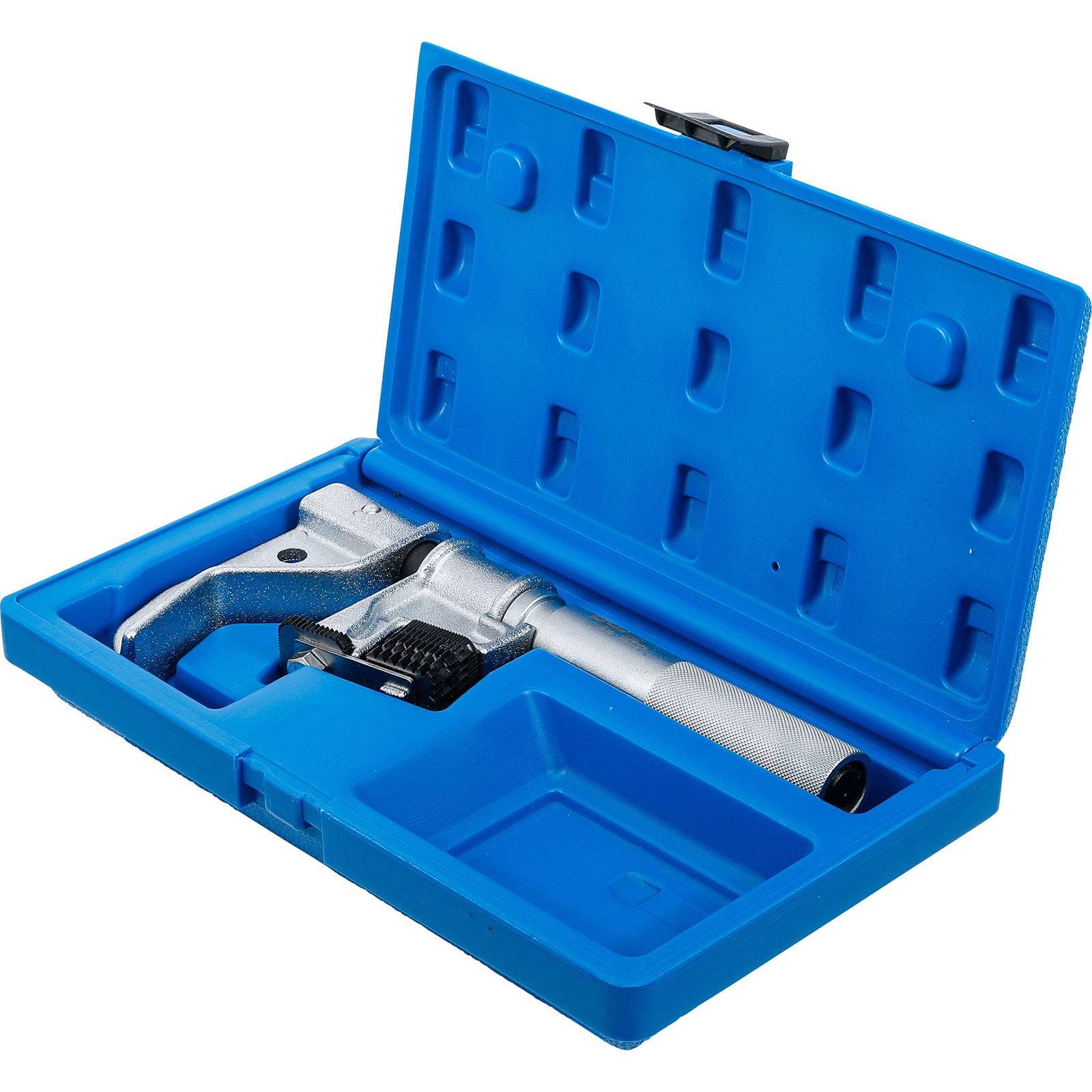Ein Rohrabschneider in einem blauen Plastikkoffer, geöffnet, um den metallischen Griff und das Schneidrad des Werkzeugs zu zeigen, vor einem einfarbigen Hintergrund.