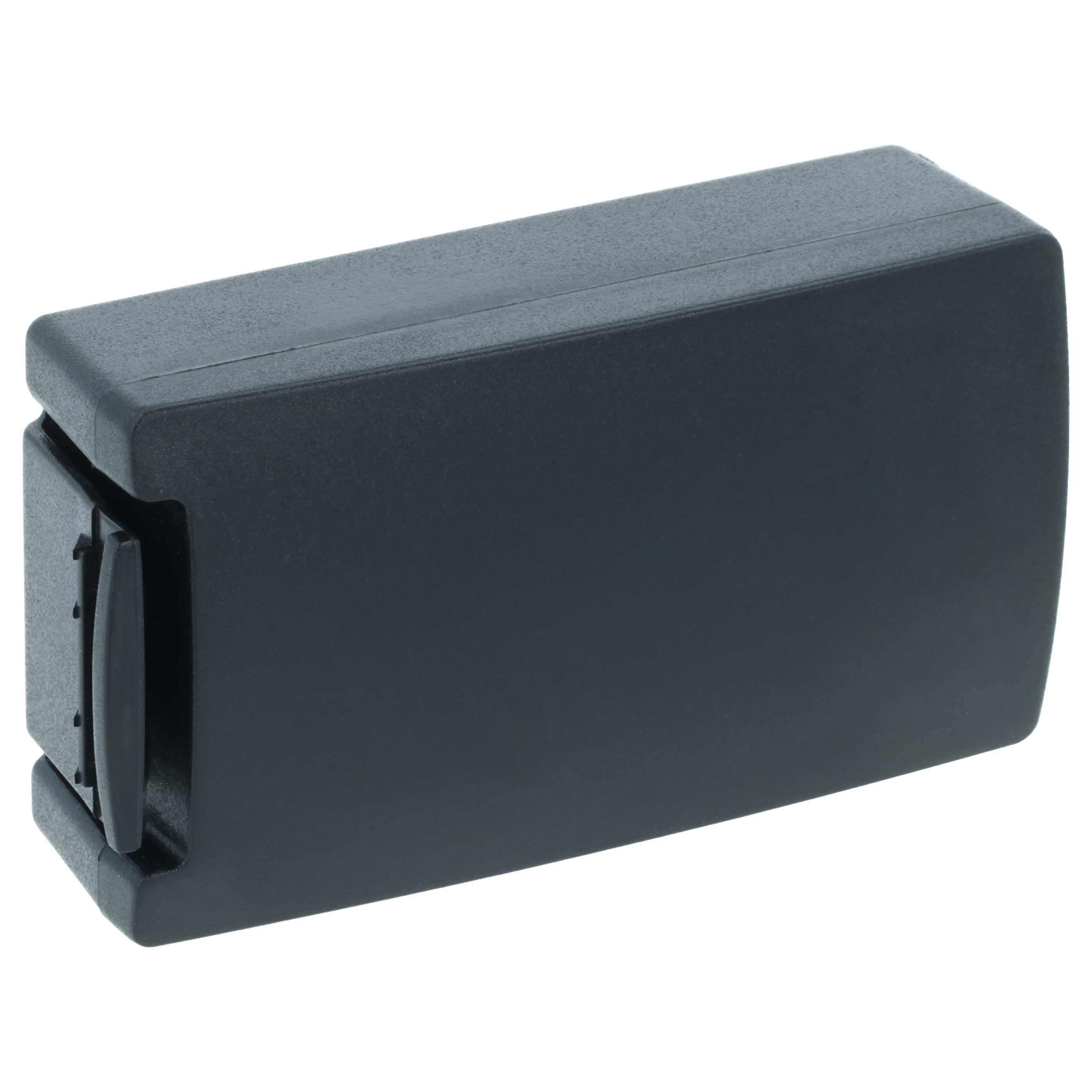 Ein rechteckiges schwarzes elektronisches Gerät mit einer Klemme an der Seite, möglicherweise eine tragbare Batterie oder eine Hülle, wird vor einem weißen Hintergrund gezeigt.