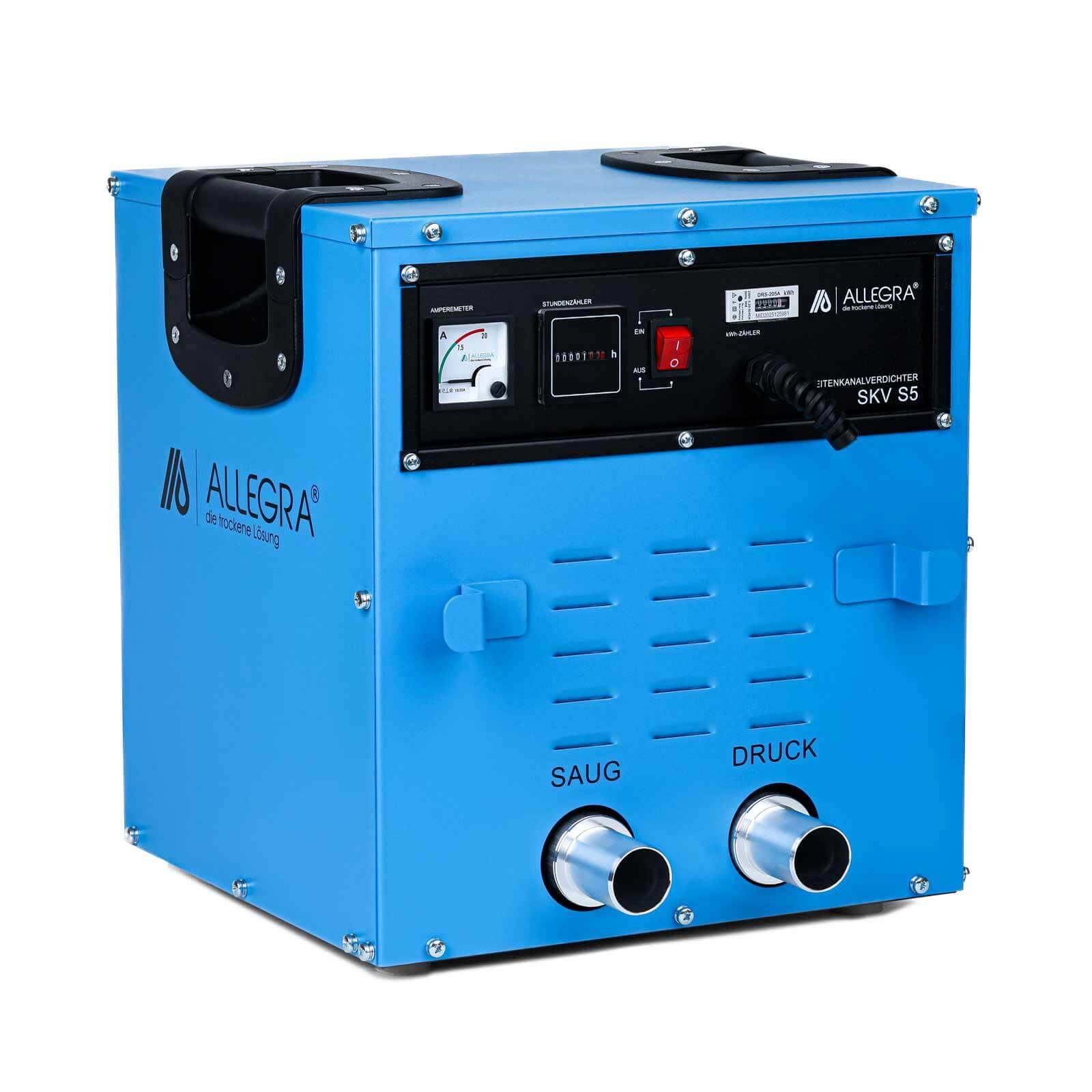 Blaue ALLEGRA Industriestaubsaugmaschine mit Bedienfeld, Manometer, Ein-/Ausschalter und zwei vorderen Anschlüssen mit den Bezeichnungen „SAUG