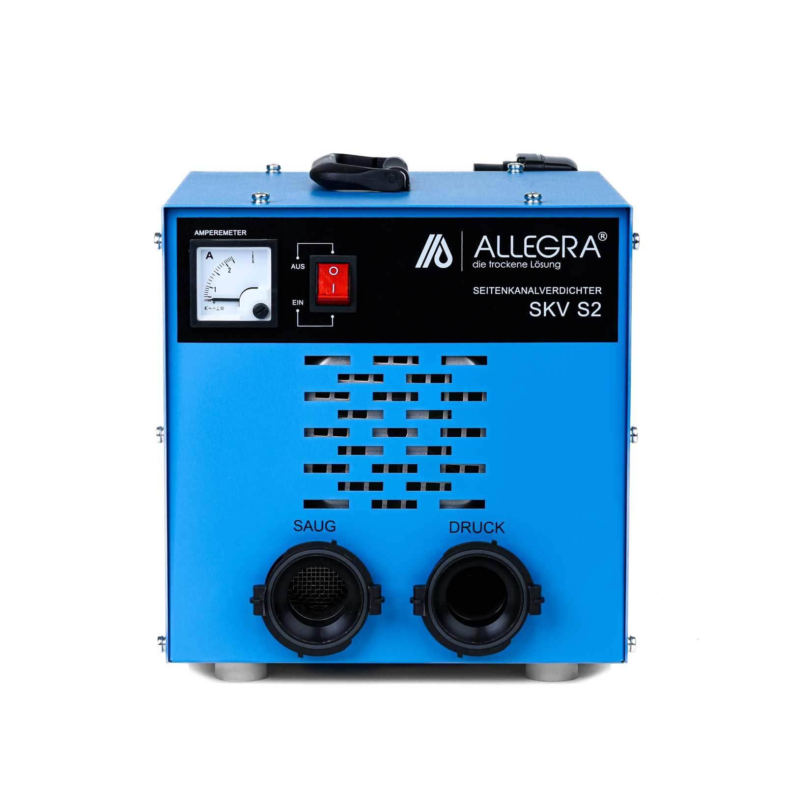 Blaues ALLEGRA SKV S2 Saug-Druck-Gerät mit Manometer, rotem Schalter und zwei vorderen Schlauchanschlüssen mit den Bezeichnungen „SAUG