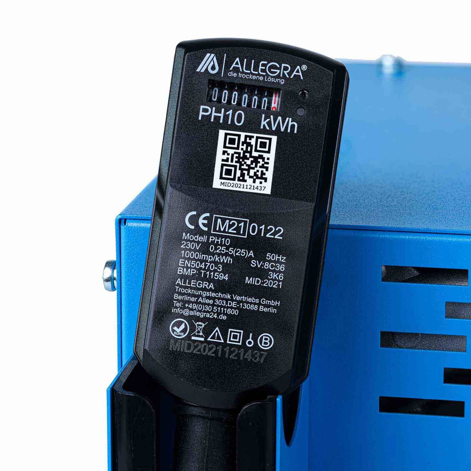 Schwarzer Allegra PH10 kWh-Zähler, auf einem blauen Gerät montiert, mit mechanischem Zählerdisplay und QR-Code.