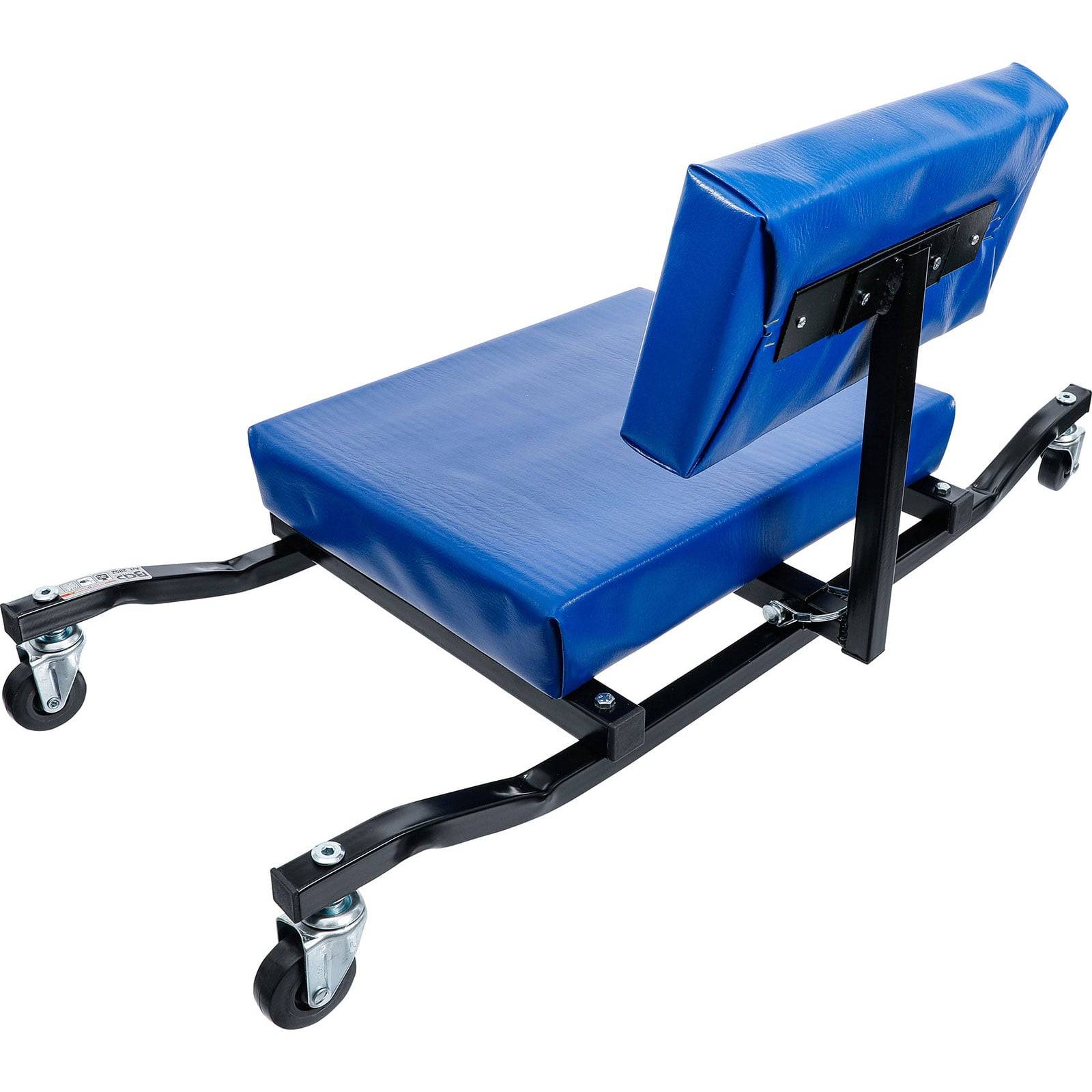 Ein Rollbrett mit Rollen, ausgestattet mit einem blauen gepolsterten Sitz und Rückenlehne, das für Arbeiten im Automotive- oder Mechanikbereich entwickelt wurde, um Komfort bei Arbeiten unter Fahrzeugen zu gewährleisten.
