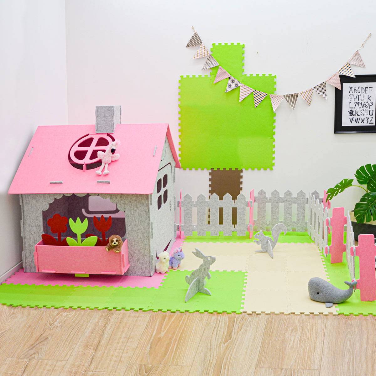 Kinder Spielhaus aus Recycling Filz 110x100x124 Indoor Outdoor Haus mit Zubehör