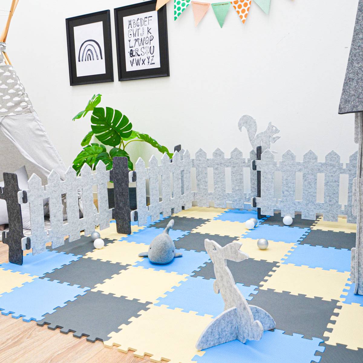 Kinder Spielhaus aus Recycling Filz 110x100x124 Indoor Outdoor Haus mit Zubehör