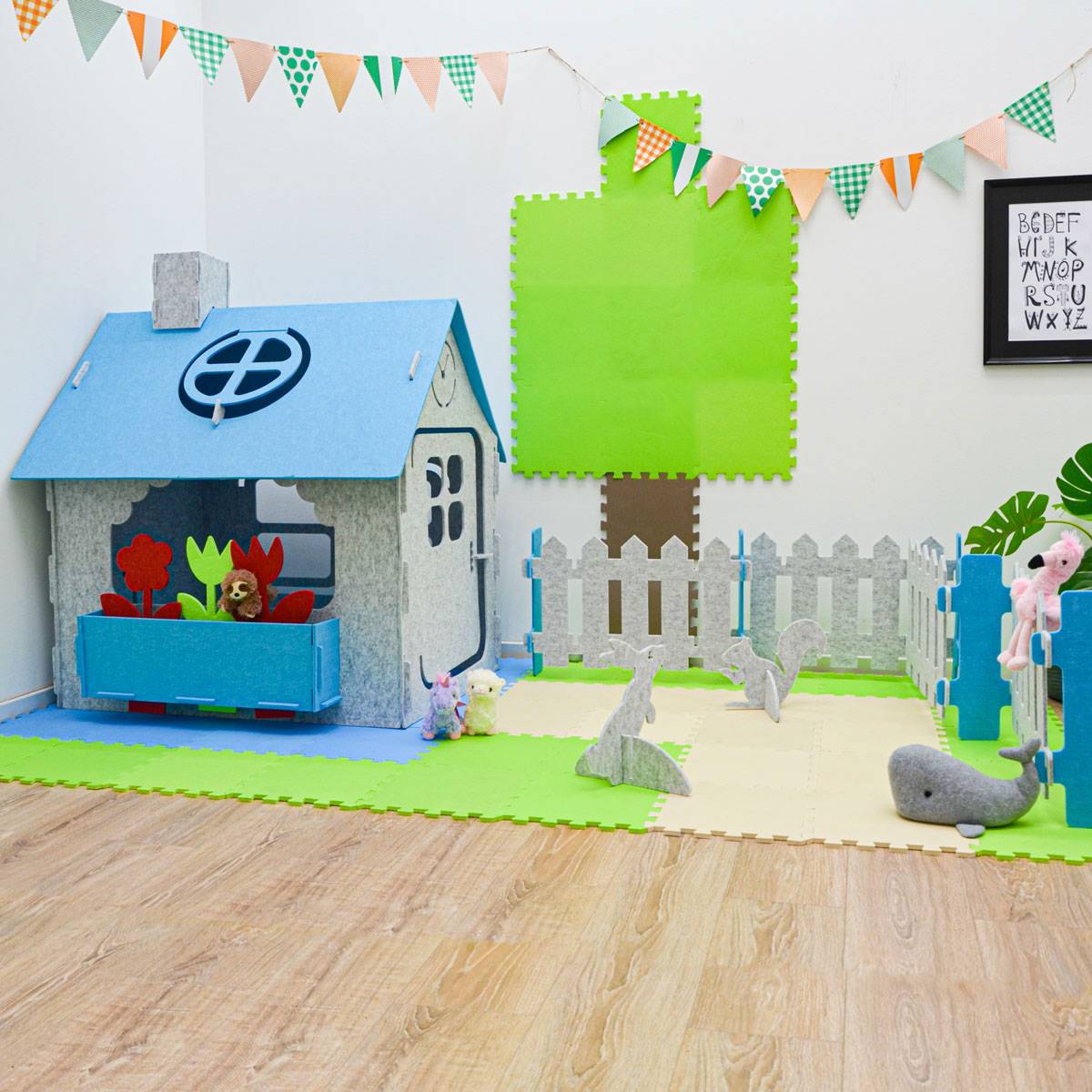 Kinder Spielhaus aus Recycling Filz 110x100x124 Indoor Outdoor Haus mit Zubehör