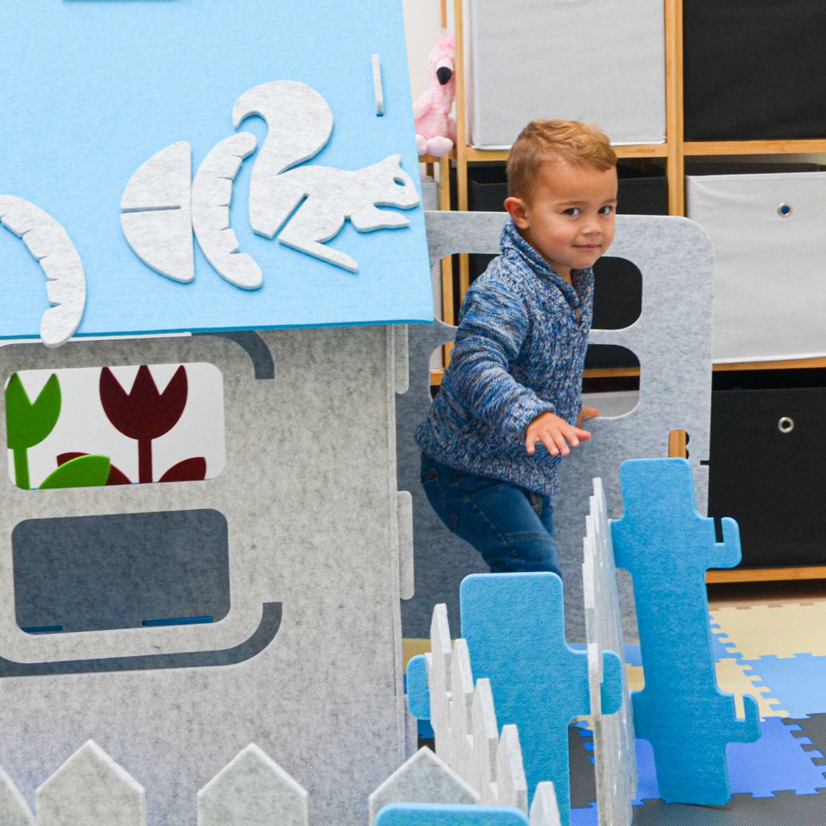 Kinder Spielhaus aus Recycling Filz 110x100x124 Indoor Outdoor Haus mit Zubehör