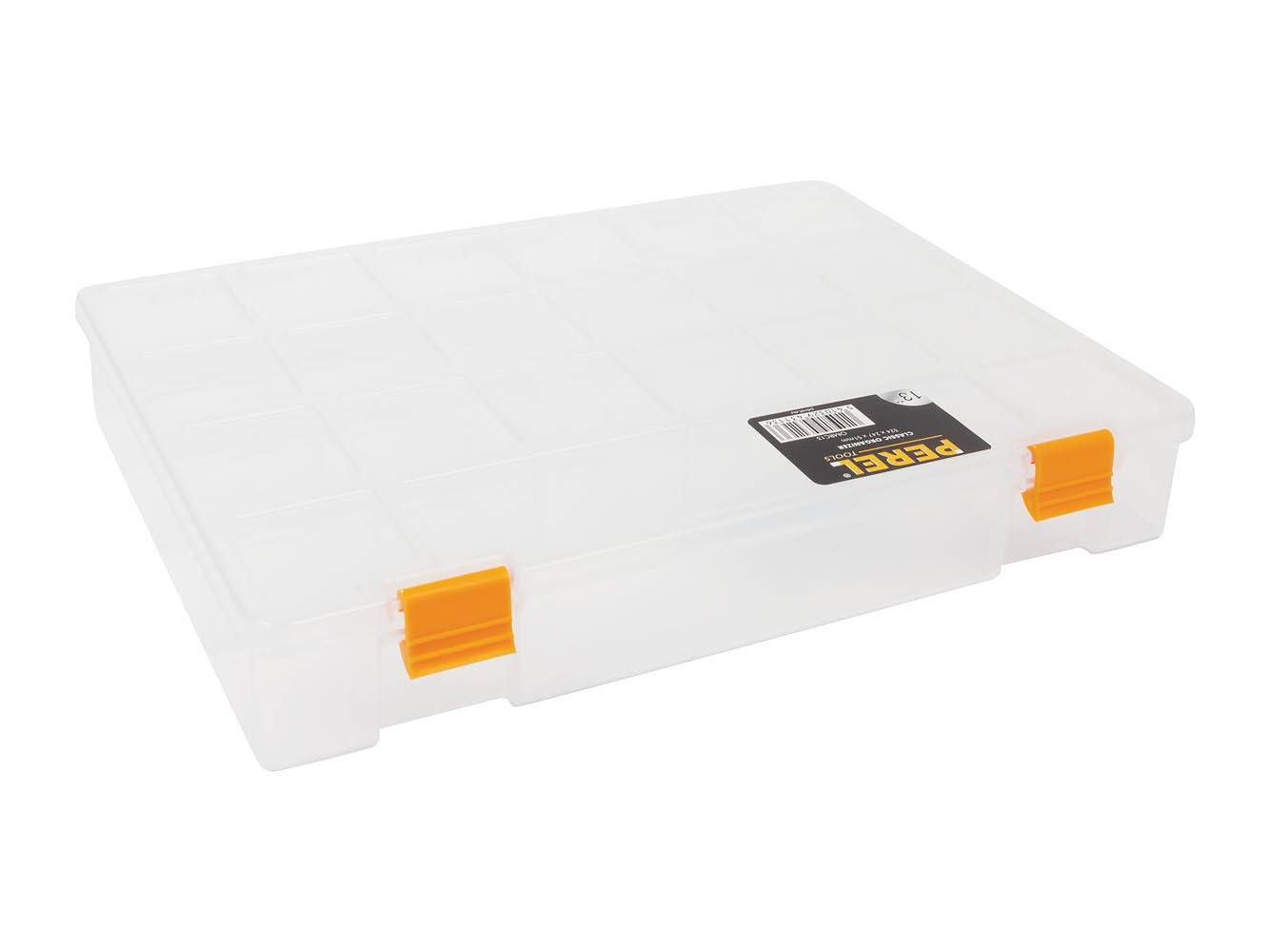Eine transparente Kunststoff-Lagerkiste mit orangefarbenen Verschlüssen und einem Etikett mit der Aufschrift „PLANO