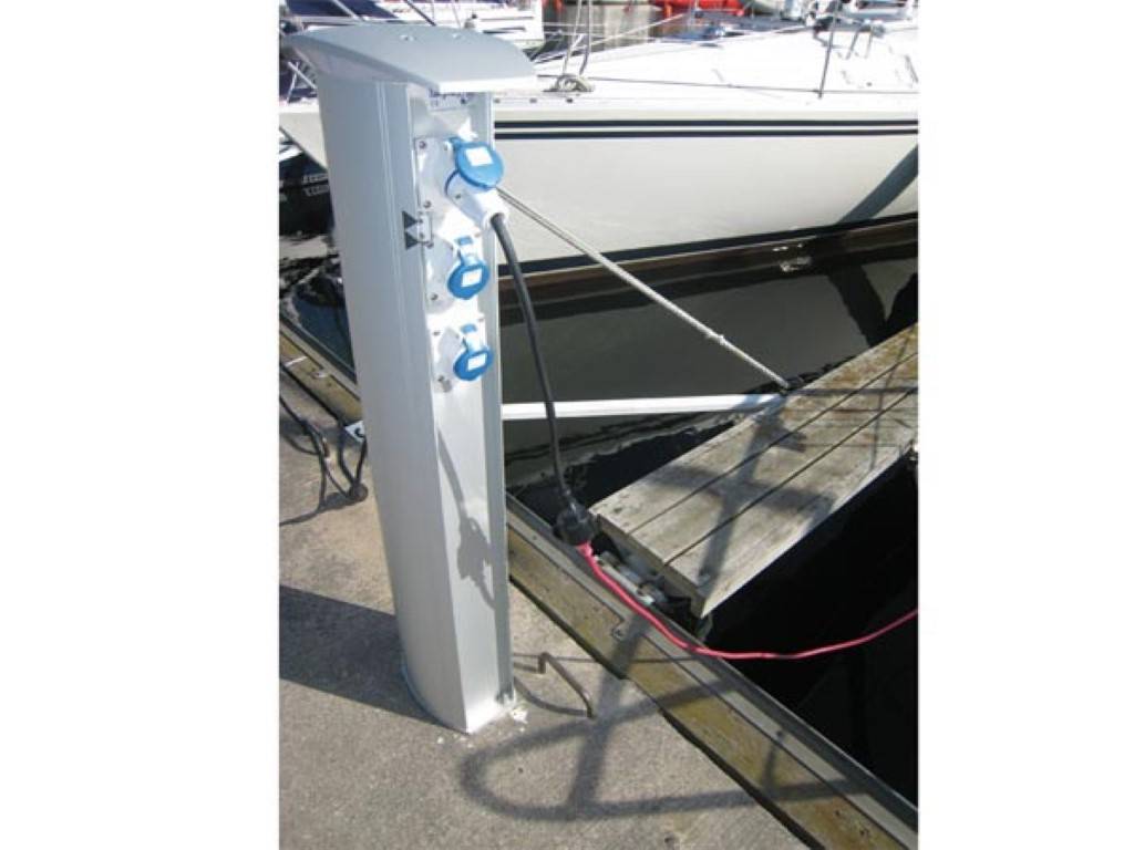 KABEL - KUPPLUNG AUF CEE-STECKER - SCHUTZKONTAKT (DEUTSCHES SYSTEM) - H07RN-F 3G2.5 - 0.4 m