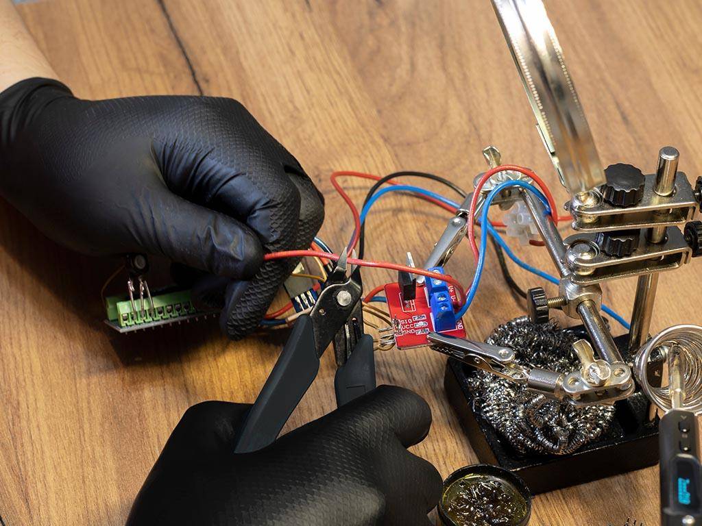 Velleman PRÄZISIONSSEITENSCHNEIDER