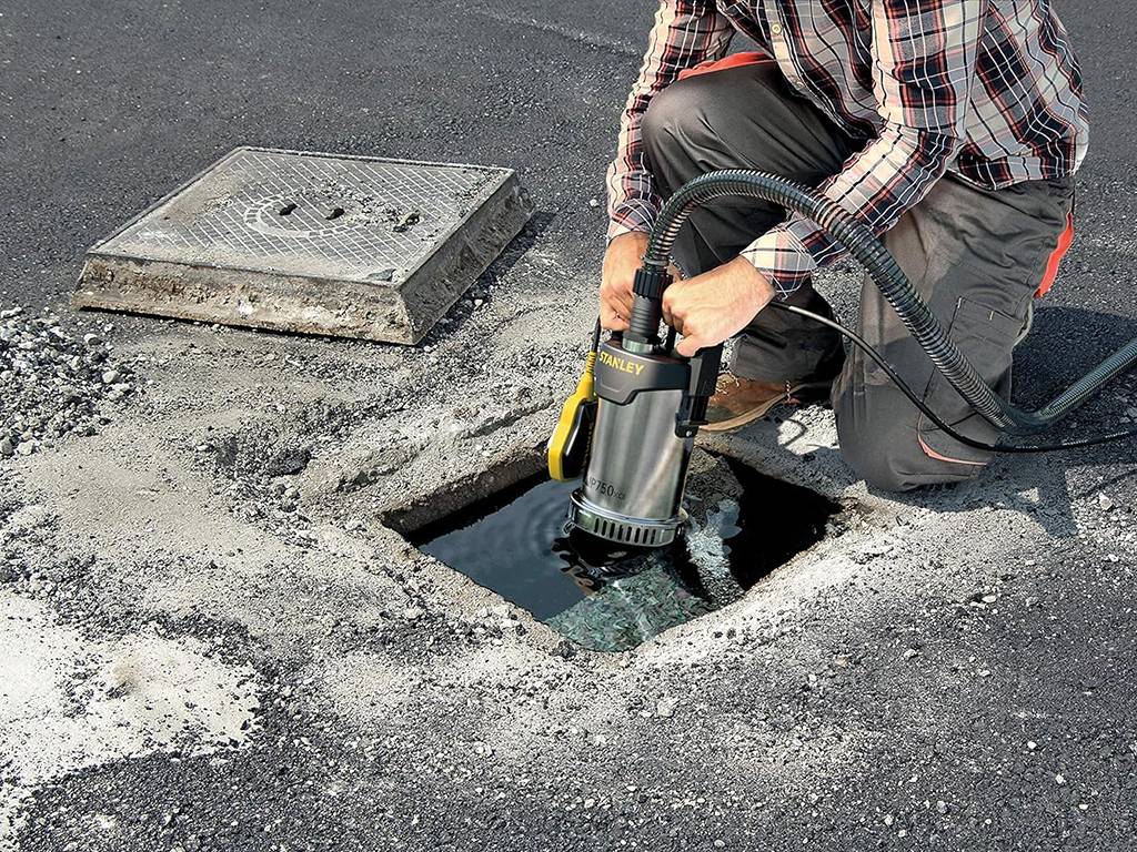 Stanley Tauchpumpe, klares Wasser, 750 W, Edelstahl