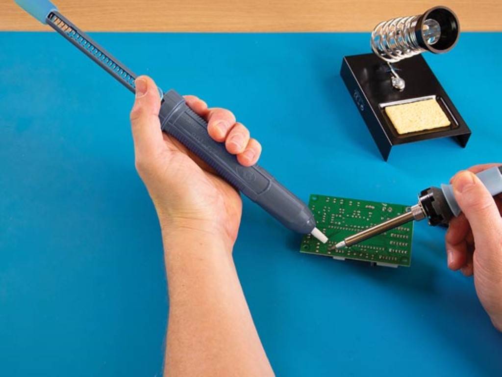 SEHR LEISTUNGSSTARKE ENTLÖTSAUGPUMPE