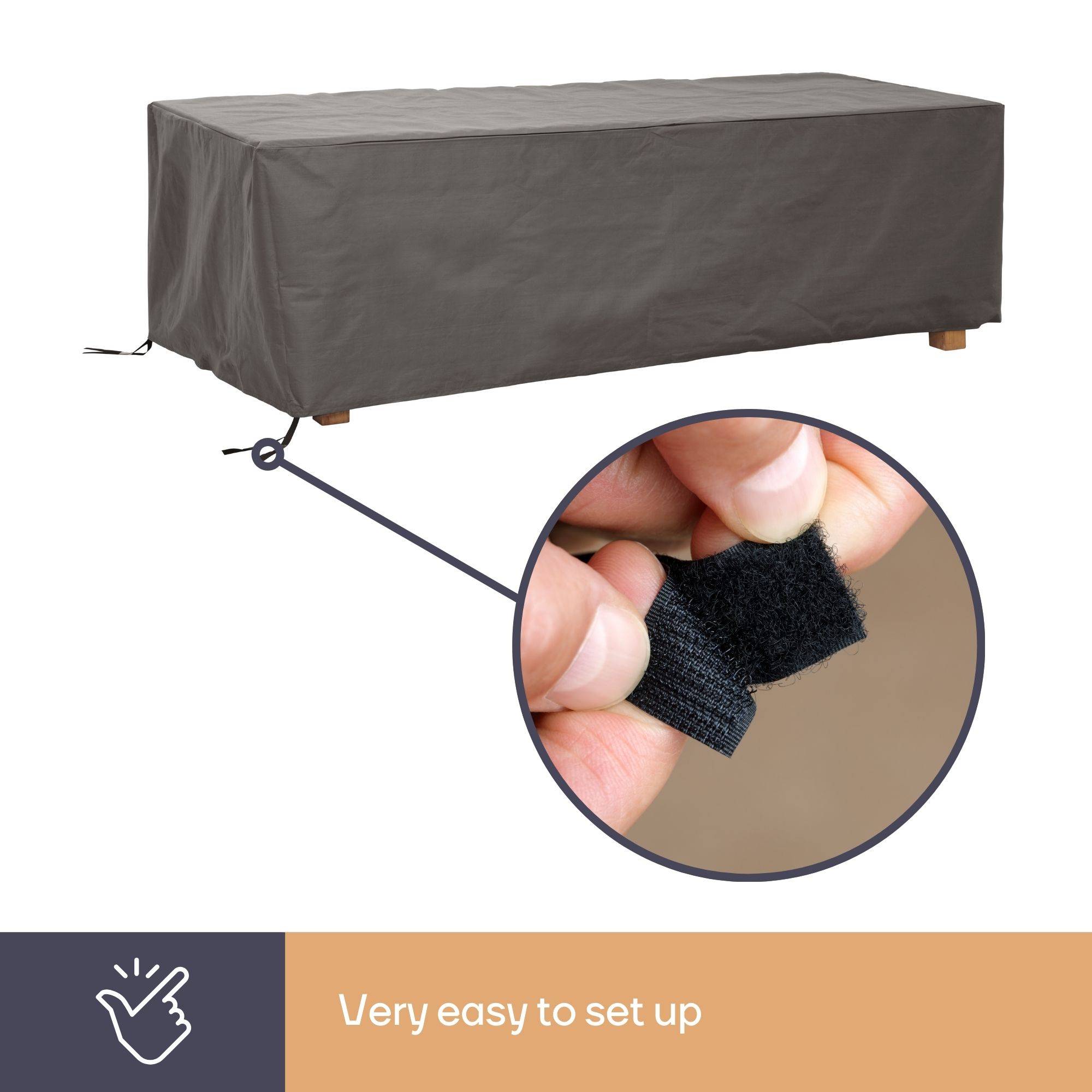 Braune rechteckige Outdoor-Tischhusse mit einer Nahaufnahme eines Klettverschlusses; Text sagt „Sehr einfach zu montieren".