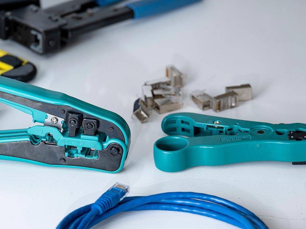 Toolland CRIMPZANGE FÜR WESTERNSTECKER 4P2C, 4P4C (RJ10), 6P4C