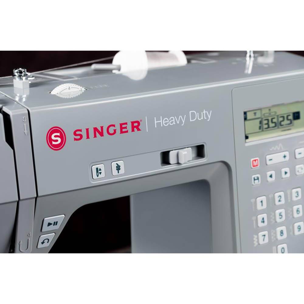 SINGER Heavy Duty 6705C