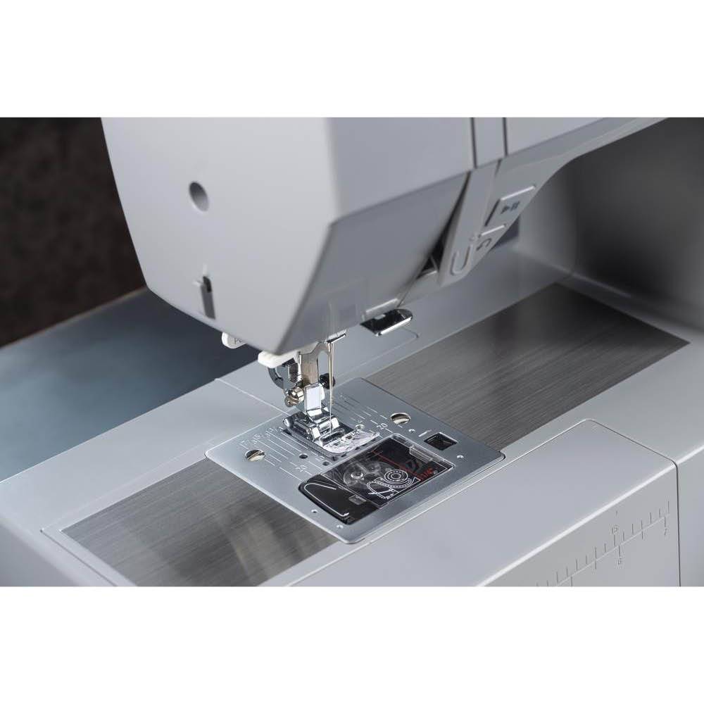 SINGER Heavy Duty 6805C