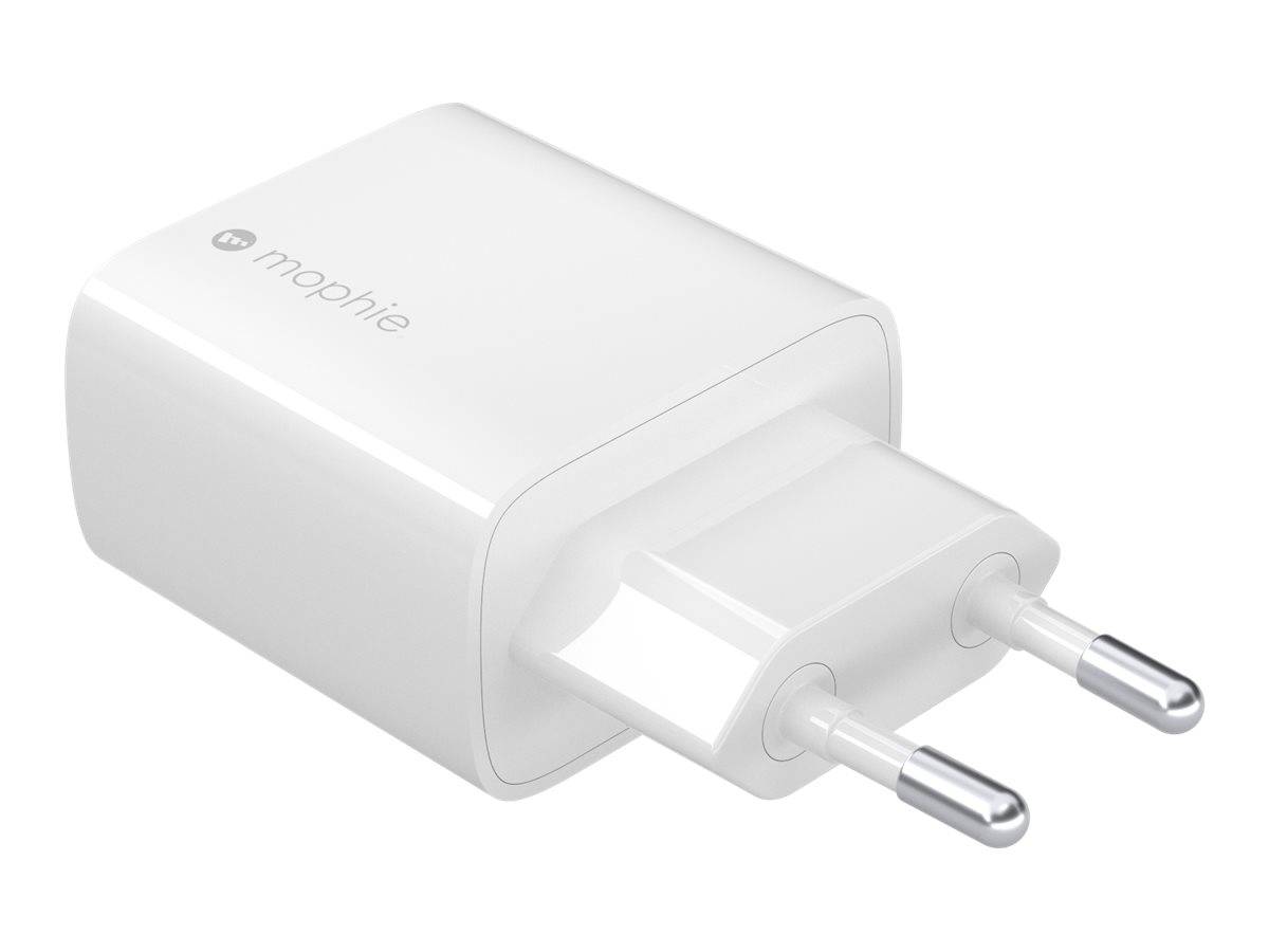 Ein weißer Mophie Wandladegerät mit zwei Stiften, für europäische Steckdosen entwickelt, zum Aufladen elektronischer Geräte.