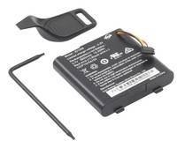 Batteriepack mit Austauschdeckel und kleinem Schraubendreher, dargestellt als Reparatur- oder Installationskit.