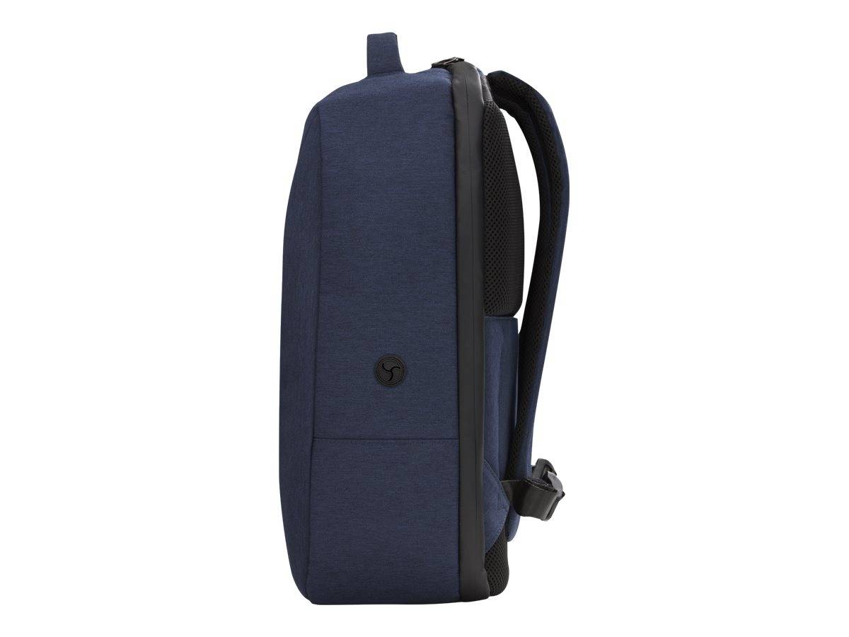 Marineblaue Rucksack in Seitenansicht mit gepolstertem Rückenpanel und einzelnem Schultergurt auf weißem Hintergrund.
