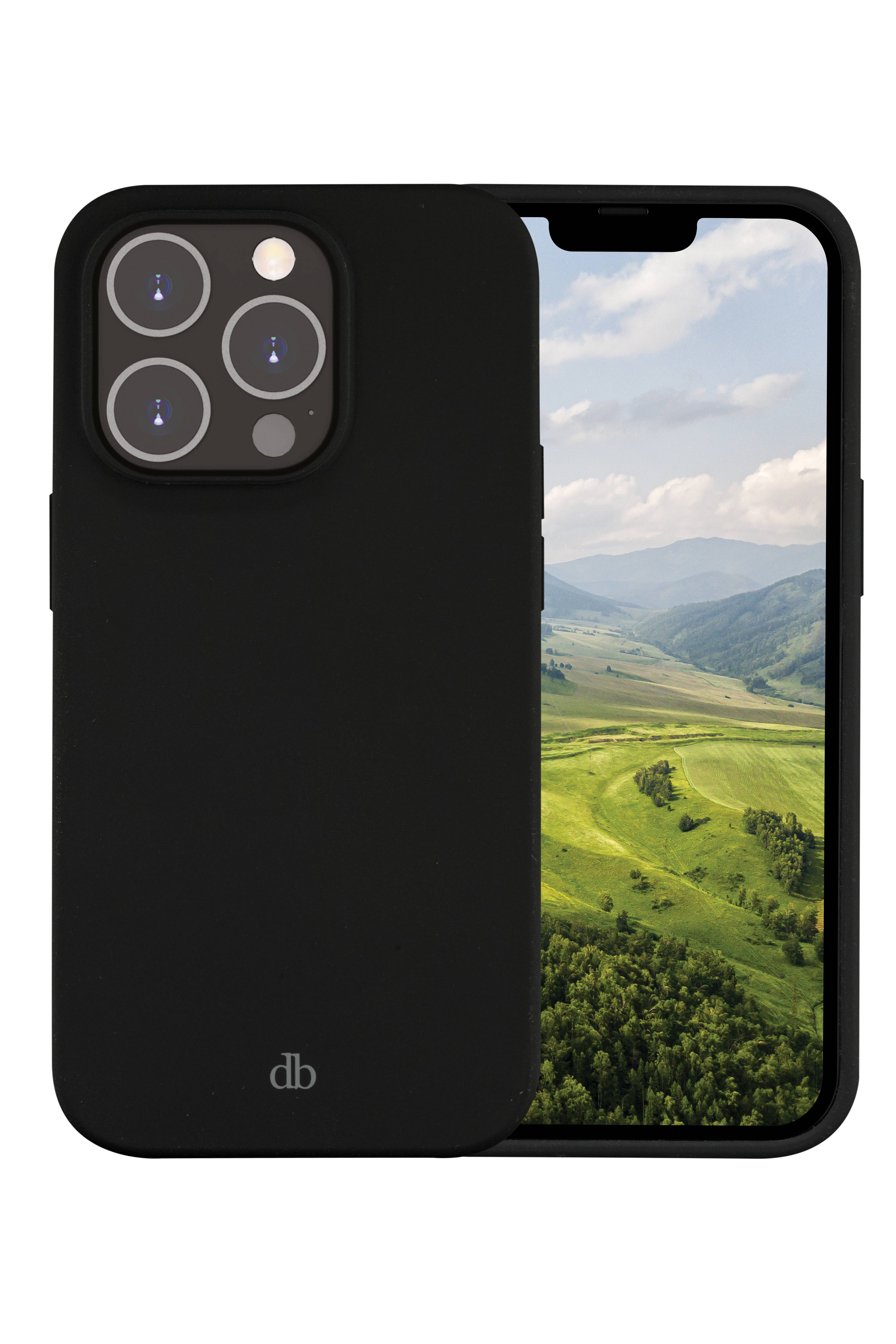 Schwarze Smartphone-Hülle mit quadratischem Dreifach-Kamera-Ausschnitt, dargestellt über einem Telefon, das eine grüne Bergtallandschaft anzeigt.