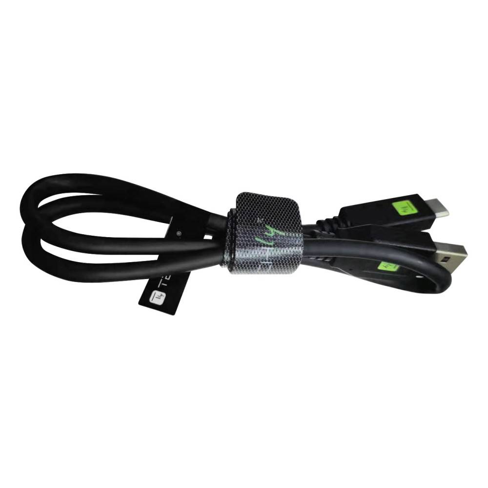 Schwarzes USB-Kabel, aufgerollt und mit einem Klettverschluss gesichert, mit Standard-USB-A-Anschlüssen an einem Ende und einem USB-C-Anschluss am anderen Ende.