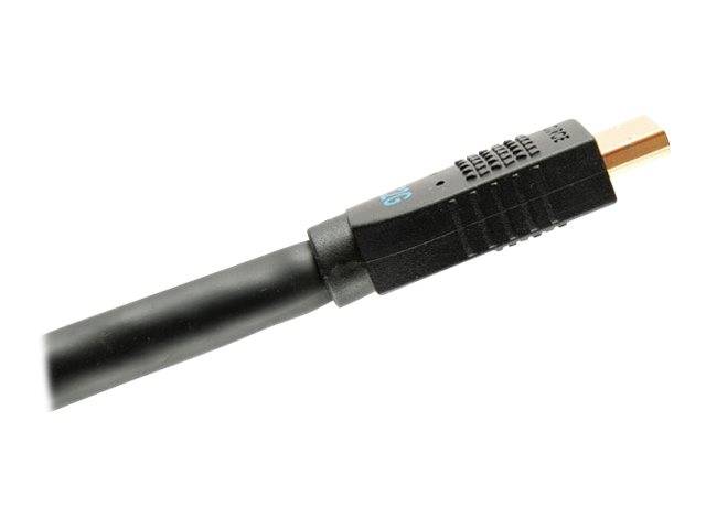 Nahaufnahme eines schwarzen HDMI-Kabelsteckers mit vergoldetem Stecker auf weißem Hintergrund.
