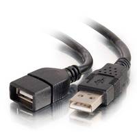 USB-Verlängerungskabel mit männlichen und weiblichen USB-Typ-A-Anschlüssen auf weißem Hintergrund.