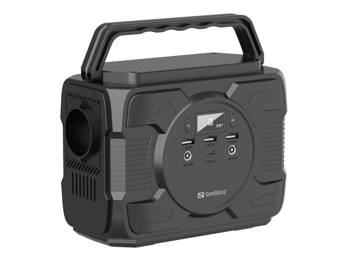 Tragbare schwarze Stromversorgungsstation mit Tragegriff, Frontdisplay, AC- und USB-Anschlüssen, in Studioansicht dargestellt.