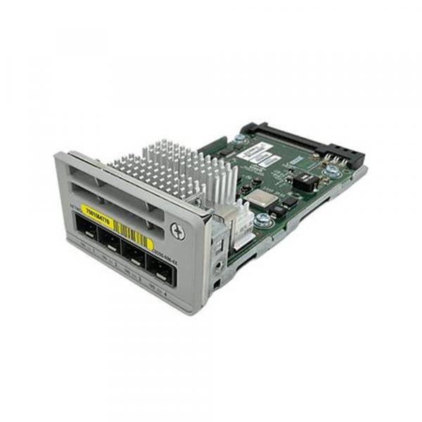 Interner Computerfestplattenmodul mit metallischer Frontblende, Anschlussports und Kühlrippen auf einer Leiterplatte.